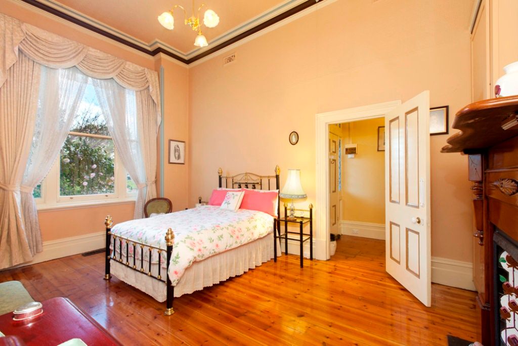 321 Lydiard Street North, SOLDIERS HILL, VIC 3350