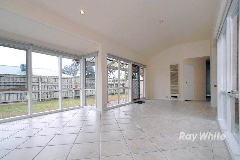 6 Broome Crescent, CRANBOURNE NORTH, VIC 3977
