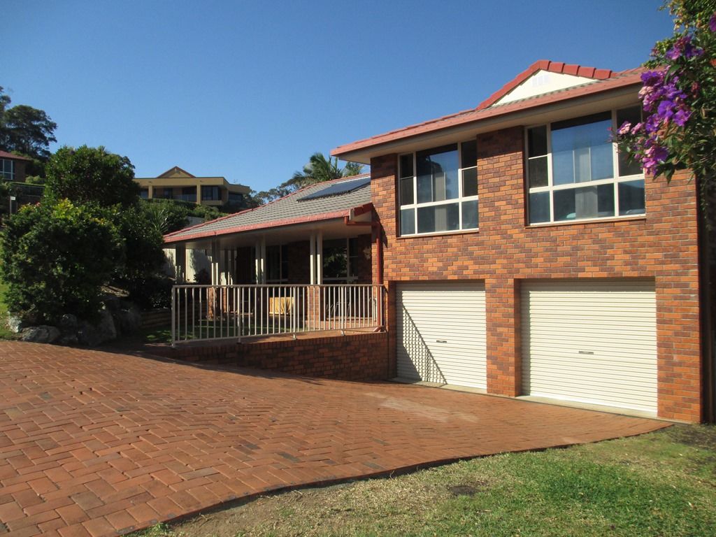 11 Clearwater Crescent, PORT MACQUARIE NSW 2444