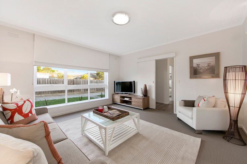 2/13 Gnarwyn Road, CARNEGIE, VIC 3163
