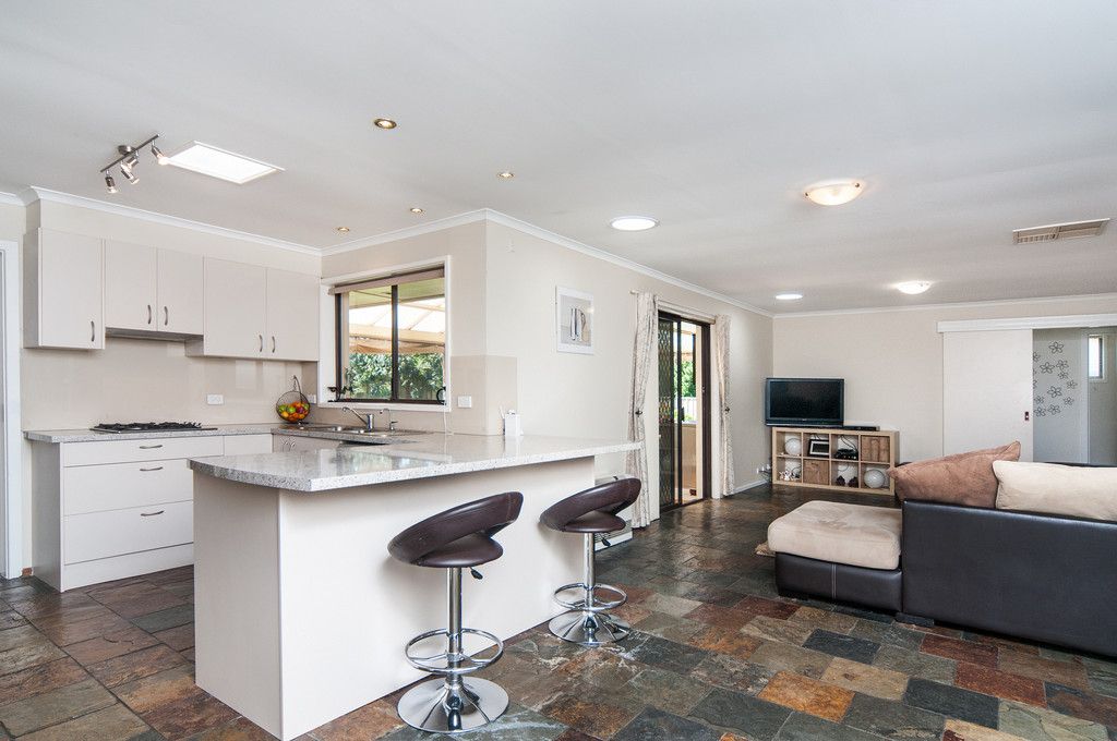 27 Campus Drive, ABERFOYLE PARK, SA 5159