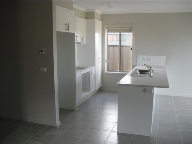 14 Fenland Street, CRAIGIEBURN, VIC 3064