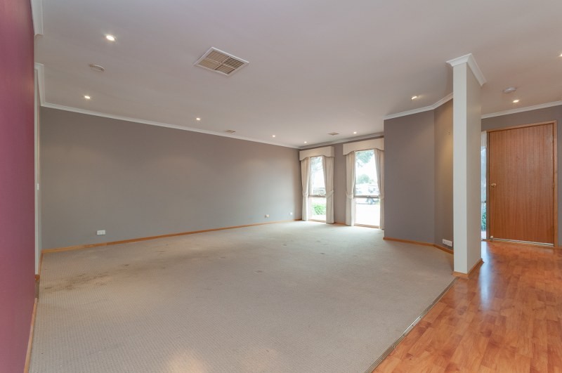 28 Yarcombe Crescent, CRAIGIEBURN, VIC 3064
