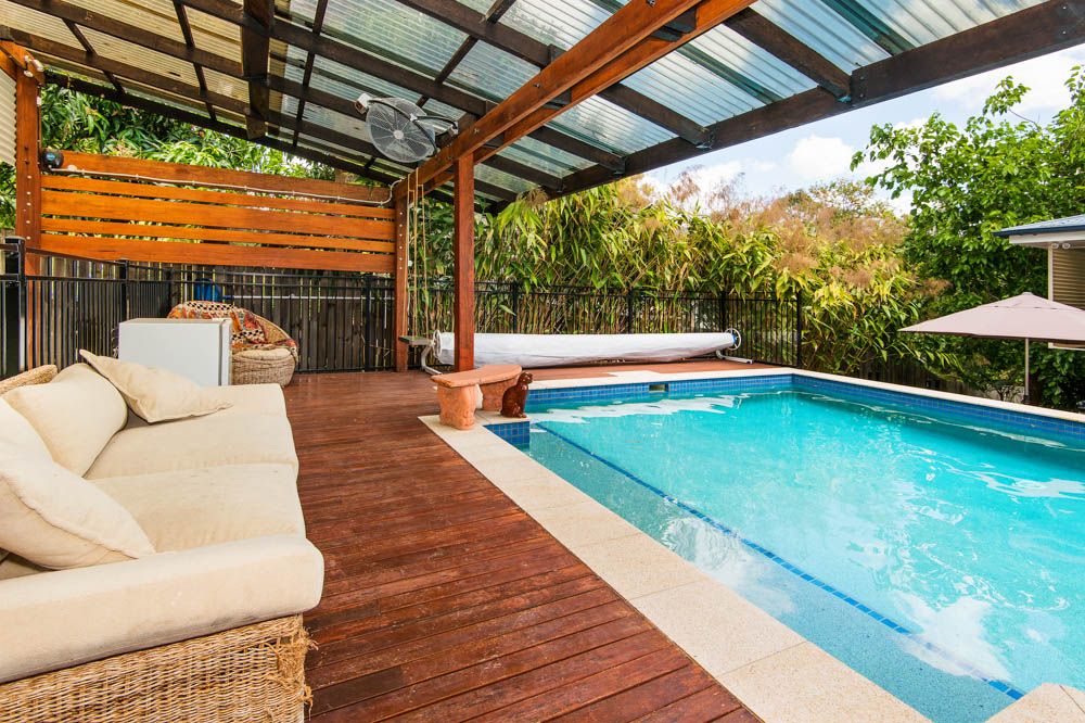 142 Lawn Street, HOLLAND PARK QLD 4121