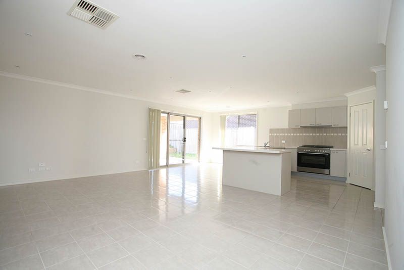 16 Sistine Row, MERNDA, VIC 3754
