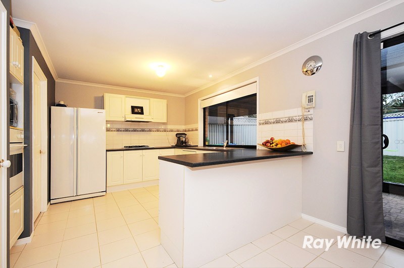 4 Oakmont Place, CRANBOURNE WEST, VIC 3977