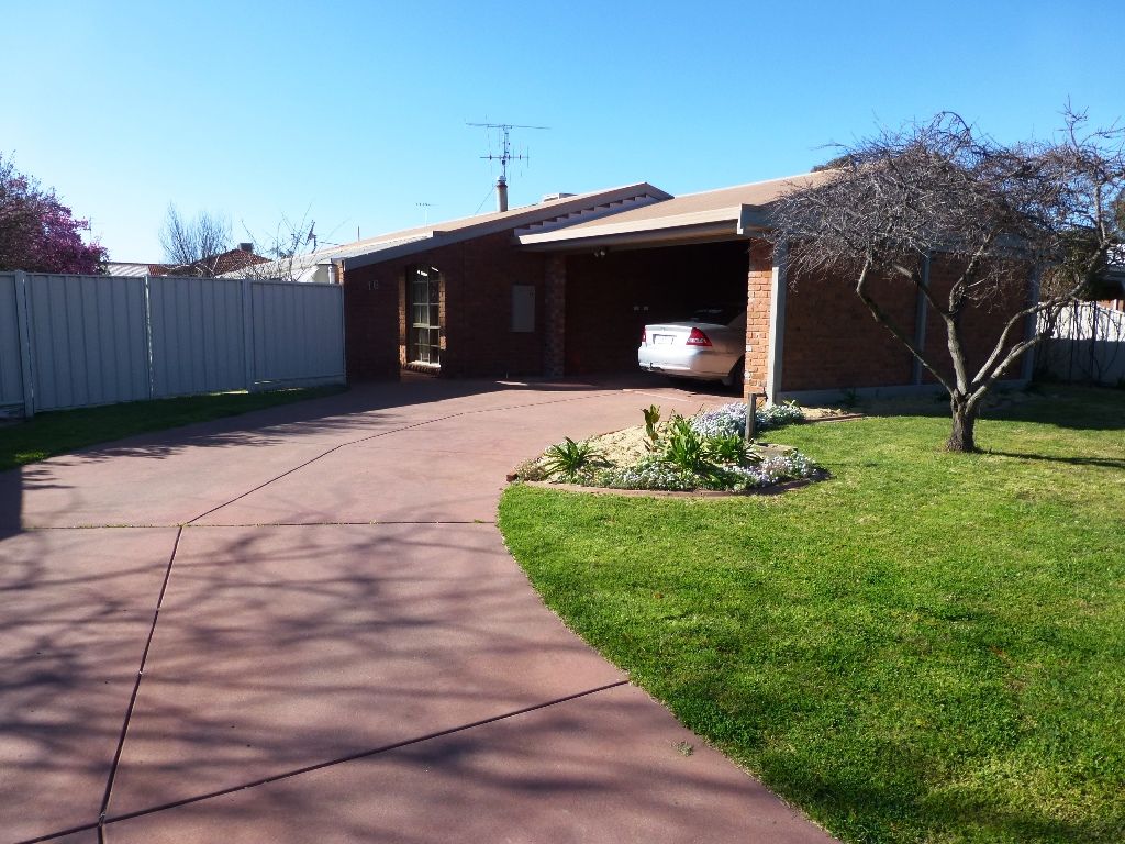16 Oscar Place, ECHUCA VIC 3564