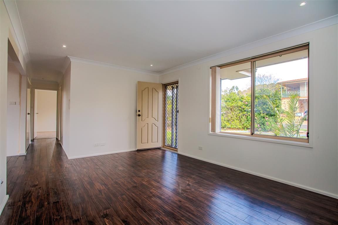 1/2 Elliott Place, KIAMA DOWNS, NSW 2533