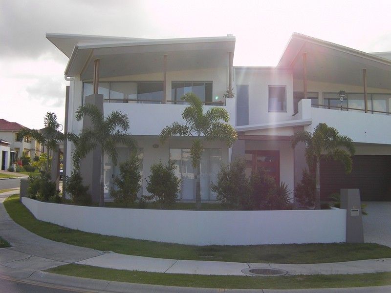 1/1 Palma Crescent, VARSITY LAKES, QLD 4227