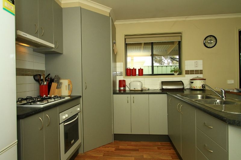 1/6 Tambour Heights, GOLDEN SQUARE, VIC 3555