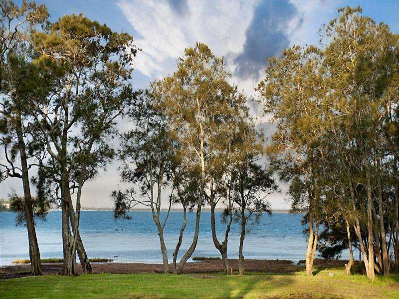 TUGGERAWONG, NSW 2259