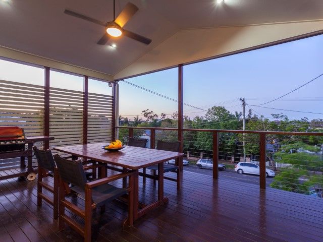 14 Headfort Street, GREENSLOPES, QLD 4120