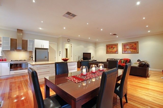 4 Powell Street, RESERVOIR, VIC 3073