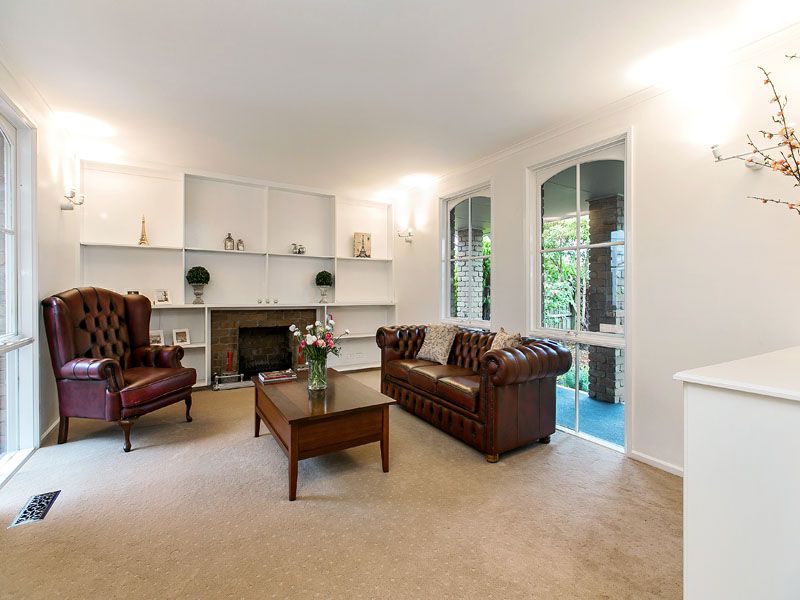 12 Shelford Grove, DINGLEY VILLAGE, VIC 3172