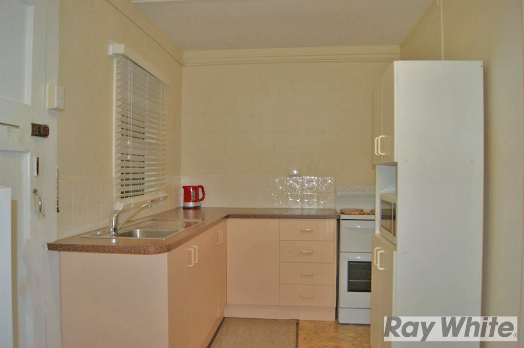 2/13 Annie Street, WOODY POINT, QLD 4019