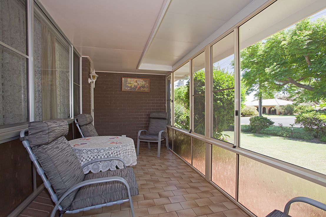 50 Lotus Crescent, Centenary Heights, QLD 4350