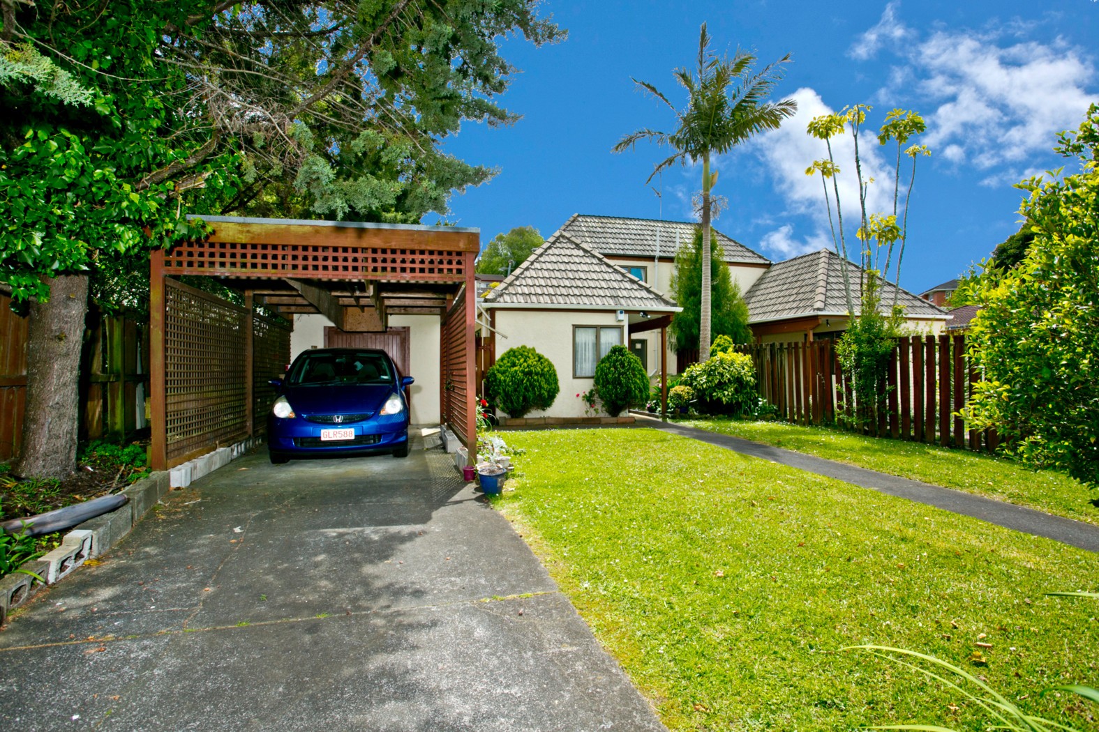 2/29 Lambrown Drive, GLENFIELD, North Shore City