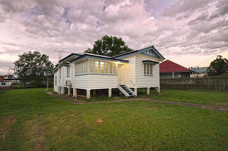 8 Lindsay Street, BUNDAMBA QLD 4304