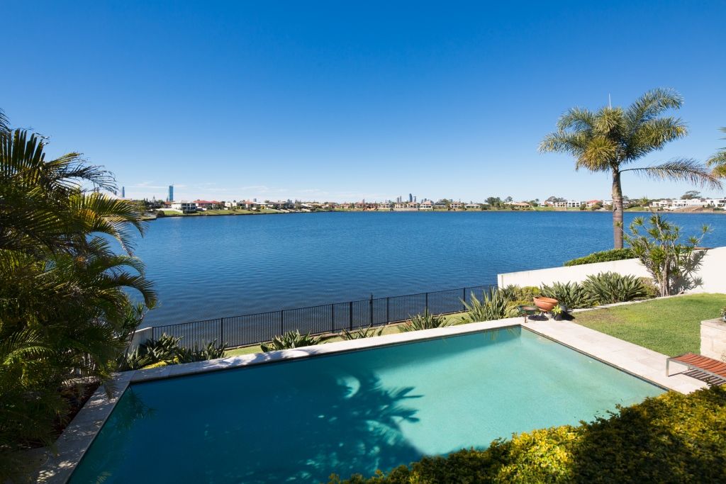 84 Sir Bruce Small Boulevard, BENOWA WATERS, QLD 4217