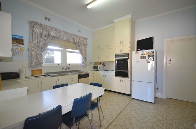 13 Sixth Street, BOOBOROWIE, SA 5417