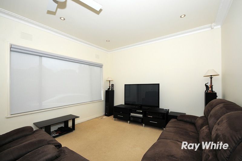 9 Damian Court, CRANBOURNE, VIC 3977