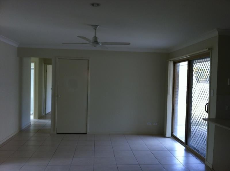 16 Treeline Place, DURACK, QLD 4077
