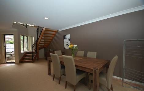 2/96 Slatyer Avenue, BUNDALL, QLD 4217