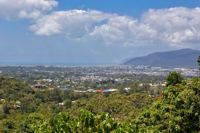 6 Crest Close, BAYVIEW HEIGHTS QLD 4868