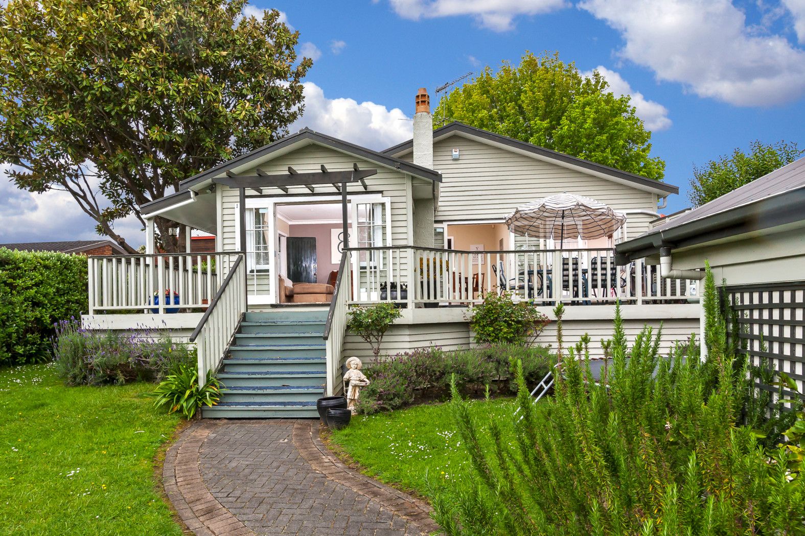 74 Moore Street, Howick, Manukau City