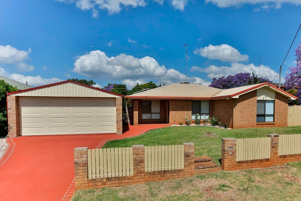90 McDougall Street, WILSONTON QLD 4350