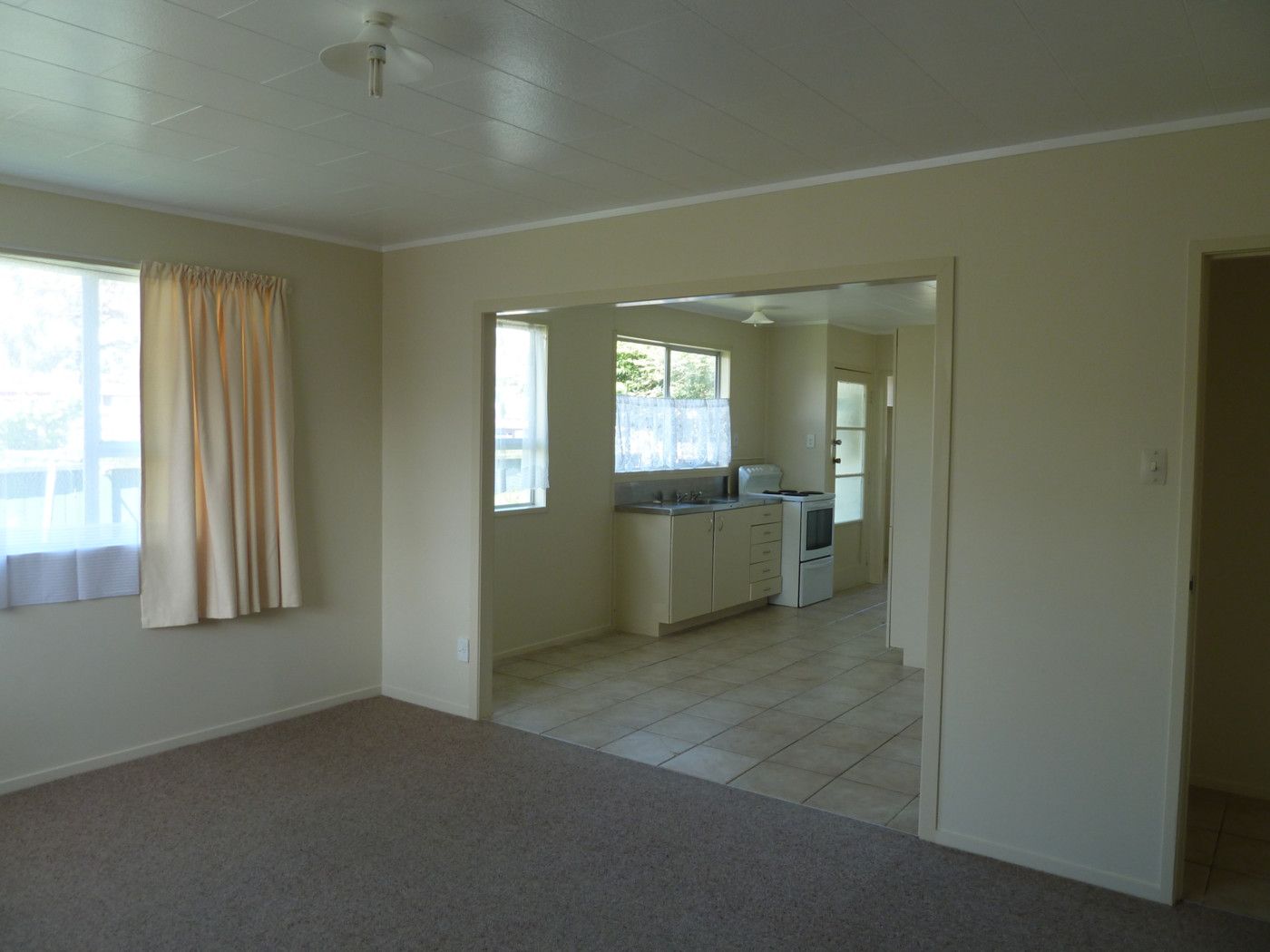 2/48 Rowandale Avenue, MANUREWA, Manukau City