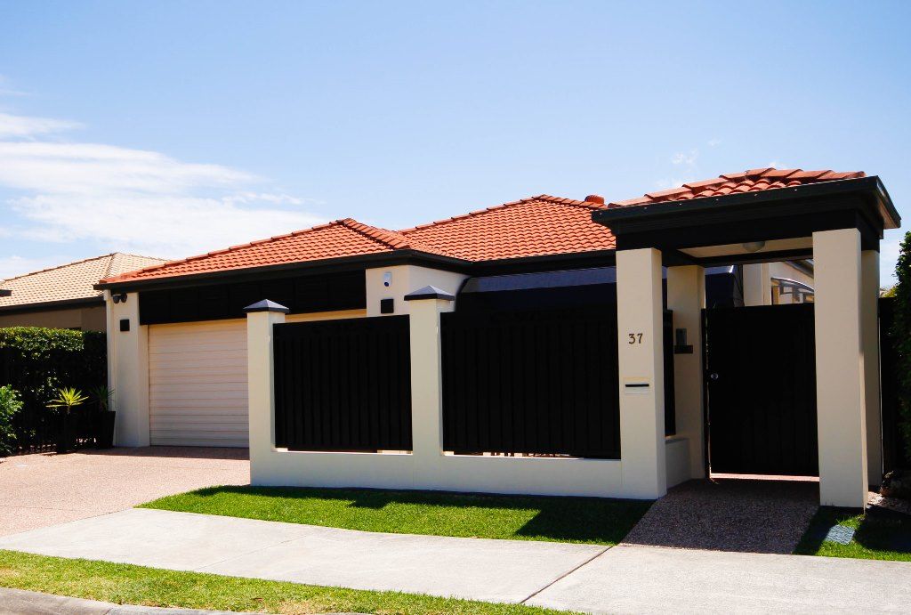 37 Lee-Anne Crescent, HELENSVALE QLD 4212