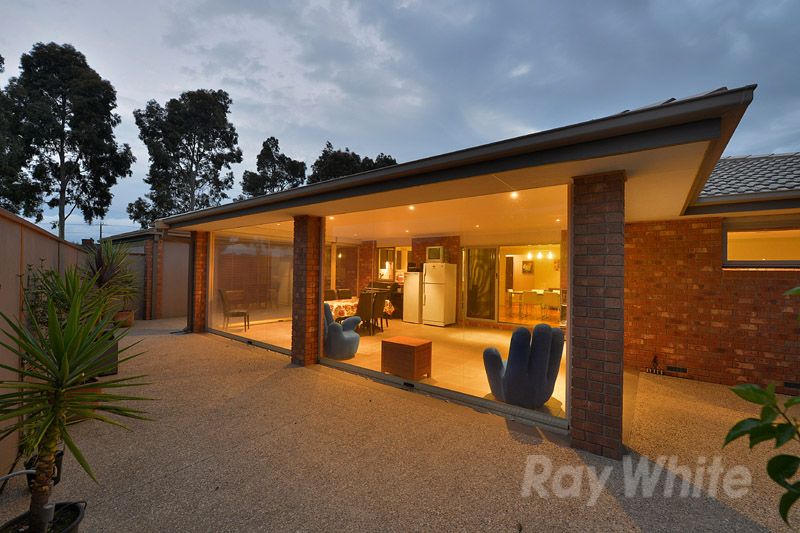 19 Outlook Court, FERNTREE GULLY, VIC 3156