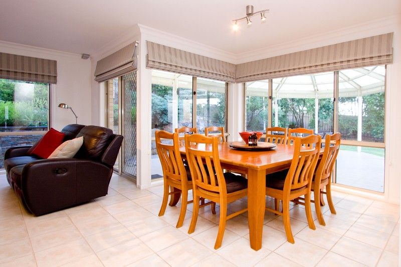 8 Sandalwood Crescent, FLAGSTAFF HILL, SA 5159