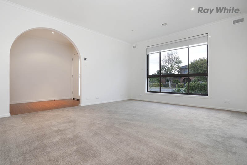 2 Metz Place, KEILOR DOWNS, VIC 3038