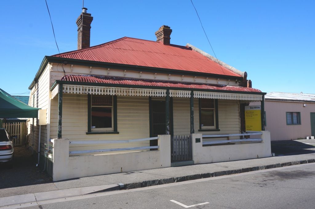 11 Russell Street, INVERMAY TAS 7248