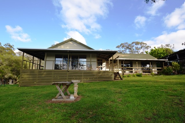 90 Manse Hill Road, SEYMOUR, VIC 3660