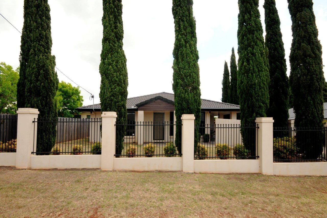 323 Ramsay Street, MIDDLE RIDGE QLD 4350