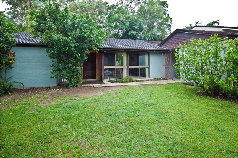 35 Ironbark Road, CHAPEL HILL QLD 4069