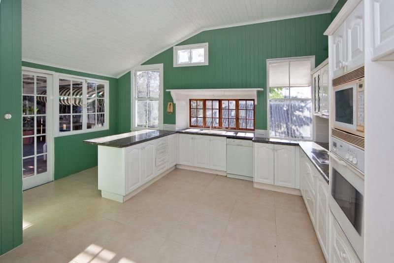 39 Dudley Street, BARDON, QLD 4065