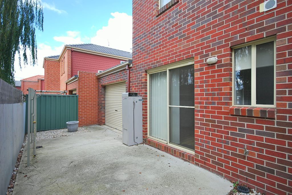 9 Domain Gardens, SEBASTOPOL, VIC 3356