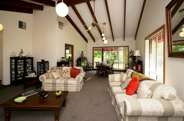 8 Clare Avenue, LAKE ALBERT, NSW 2650