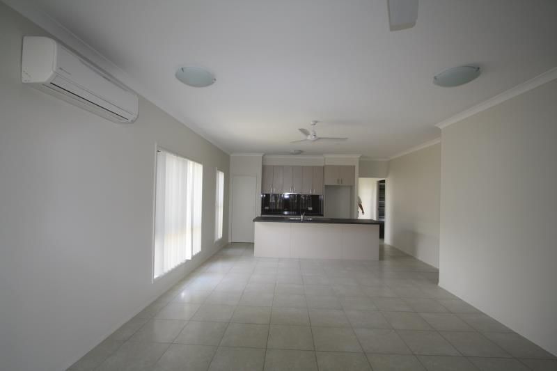 13 Riviera Crescent, NORTH LAKES, QLD 4509