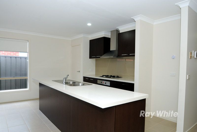 10 Shorey Place, Cranbourne West, VIC 3977