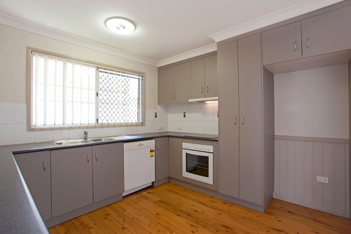6 Vanity Street, ROCKVILLE, QLD 4350