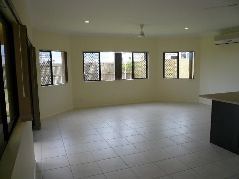 11 Hetherton Street, SMITHFIELD, QLD 4878