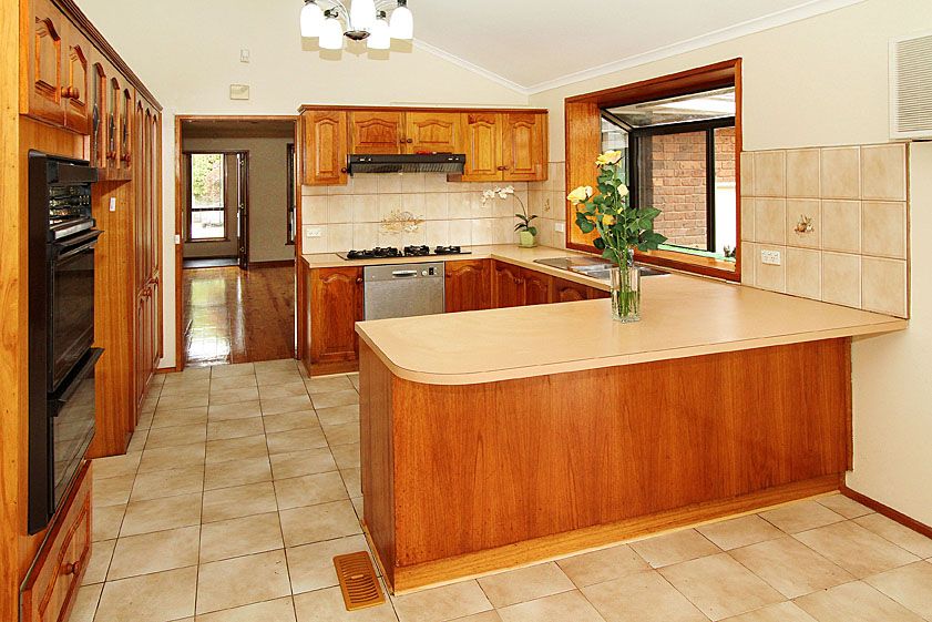 38 Blossom Park Drive, MILL PARK, VIC 3082