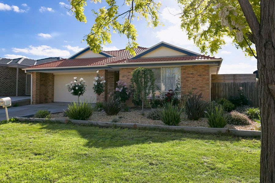 23 Haywood Grove, MELTON WEST VIC 3337