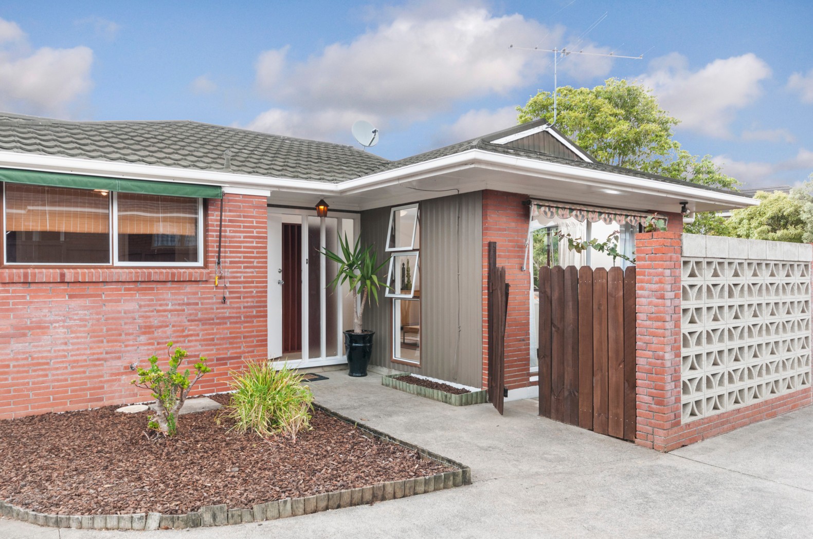 1/42 Luton Avenue, SUNNYHILLS, Manukau City