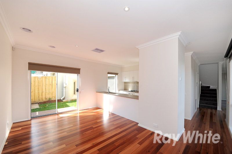 1/23 Stamford Crescent, ROWVILLE, VIC 3178